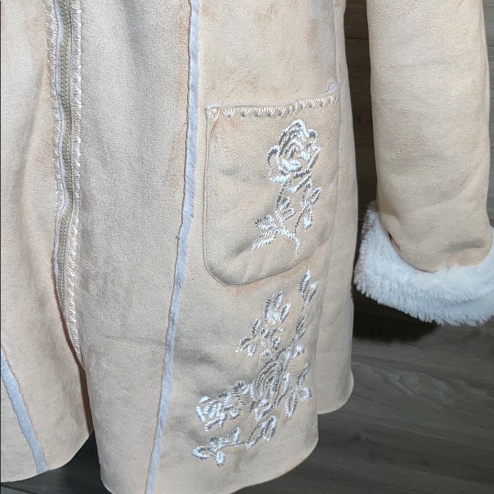 Embroidered floral long faux fur/suede jacket - Picture 2 of 7